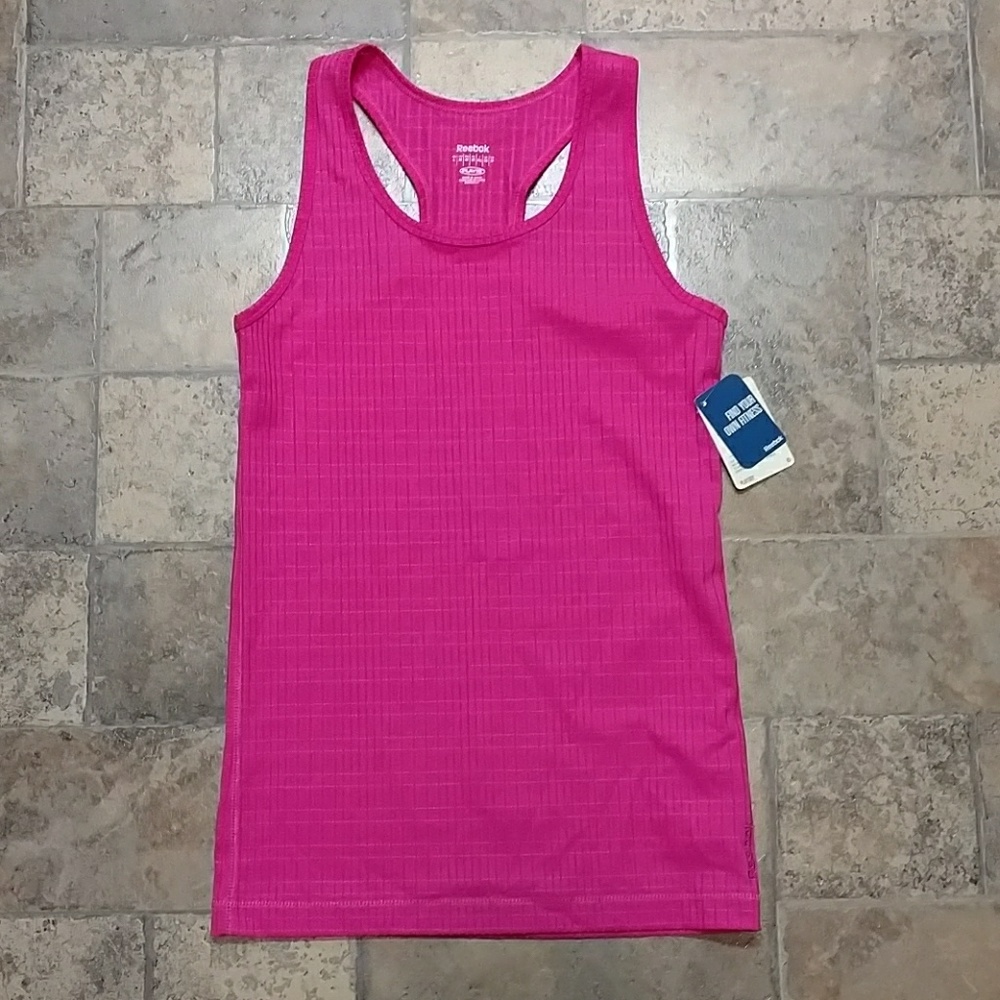 Reebok Playdry tank top activewear size medium BNWT
